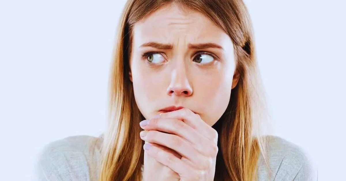 As causas do Transtorno Obsessivo-Compulsivo (TOC) ainda não são completamente compreendidas, mas acredita-se que uma combinação de fatores genéticos, neurológicos, comportamentais, cognitivos e ambientais esteja envolvida. 